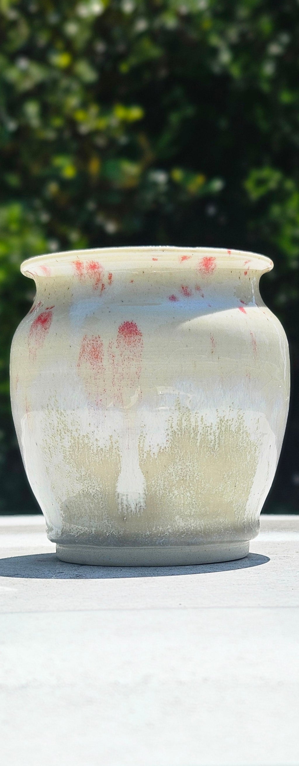 Round Vase in White