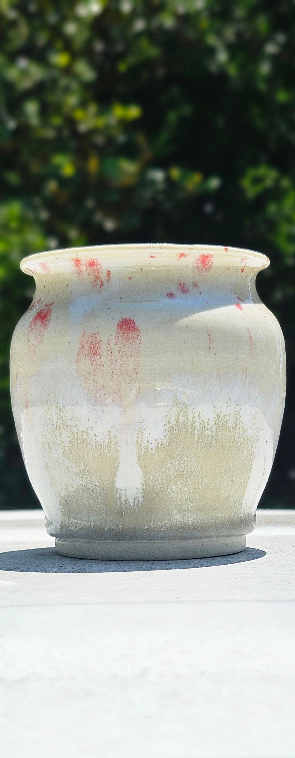 Round Vase in White