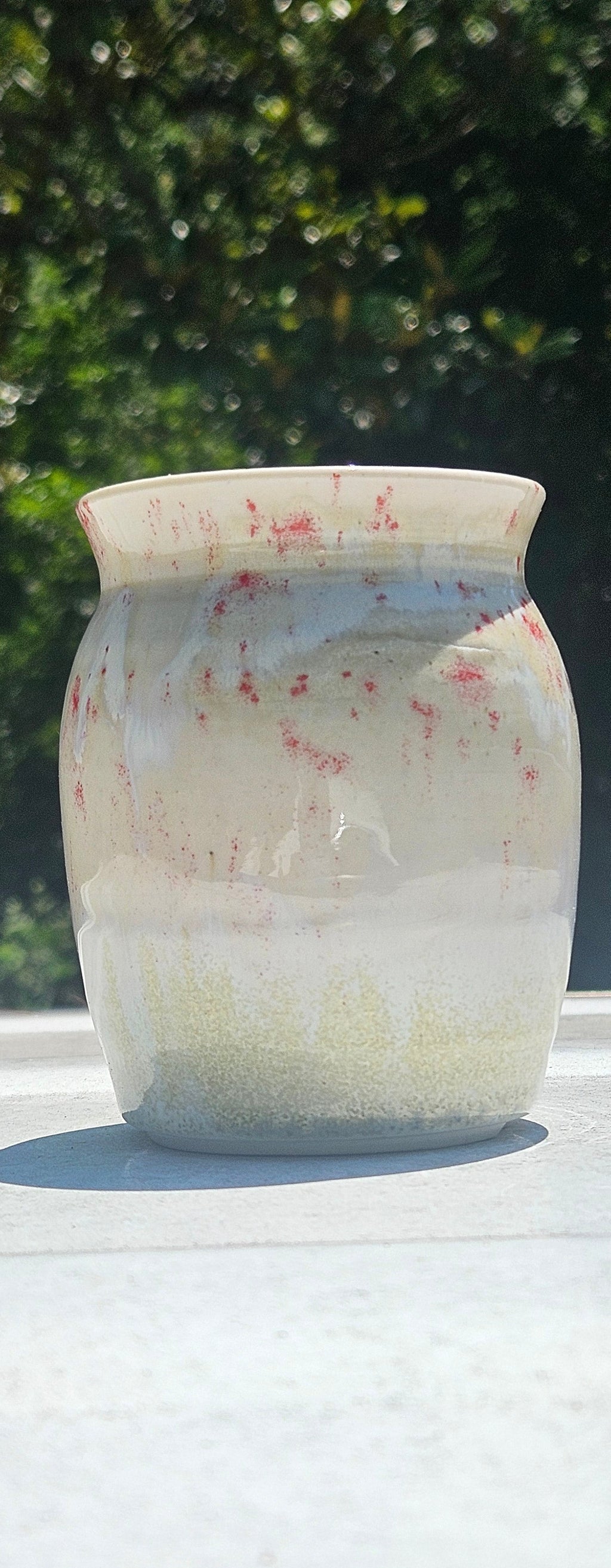 Round Vase in White